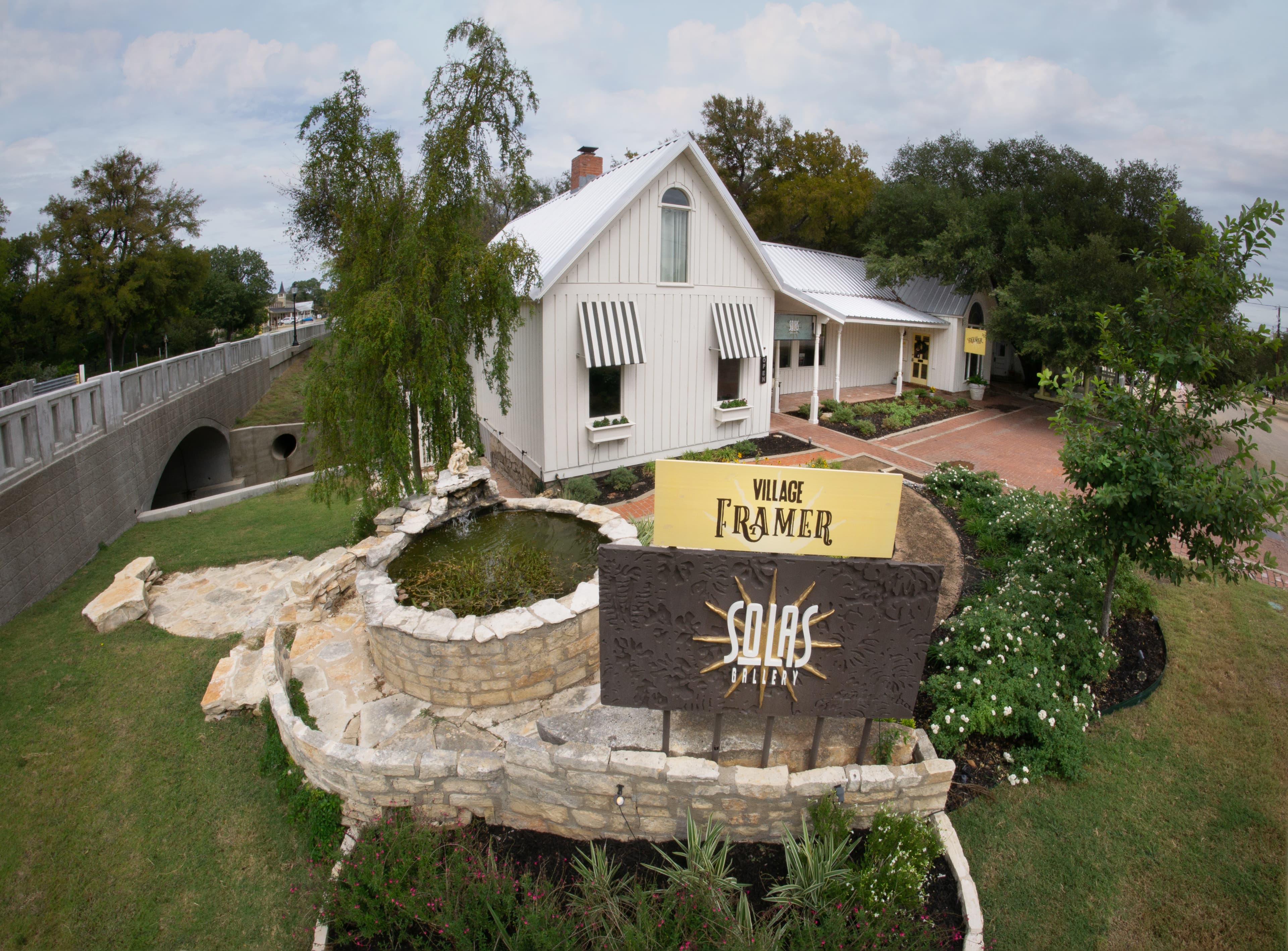 Salado Village Framer storefront